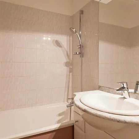 Lejlighed 2* Avec Balcon, Wifi Et Parking, Centre-ville - Fr-1-512-80 *