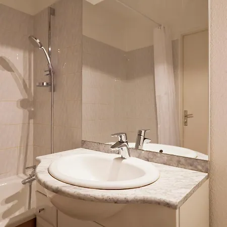2* Avec Balcon, Wifi Et Parking, Centre-ville - Fr-1-512-80 Brides-les-Bains