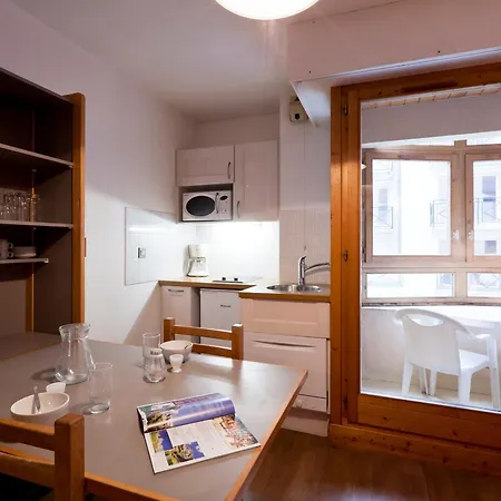 2* Avec Balcon, Wifi Et Parking, Centre-ville - Fr-1-512-80 * Brides-les-Bains
